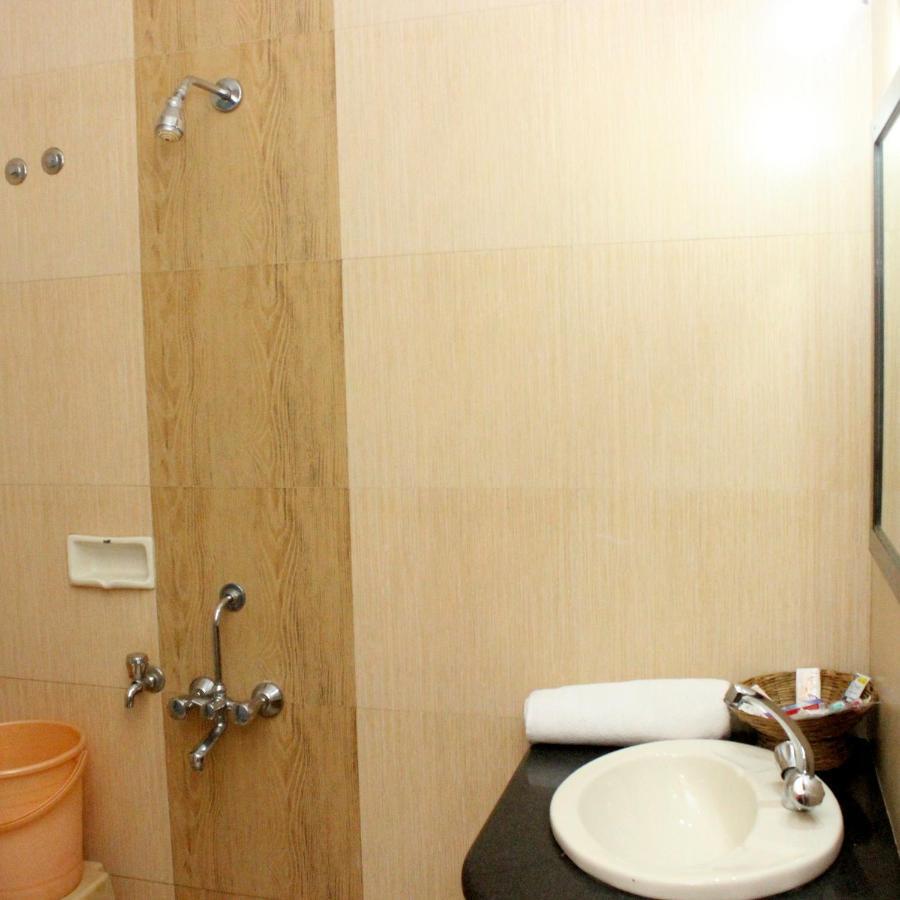 Hotel Manik Moti Лонавала Екстериор снимка