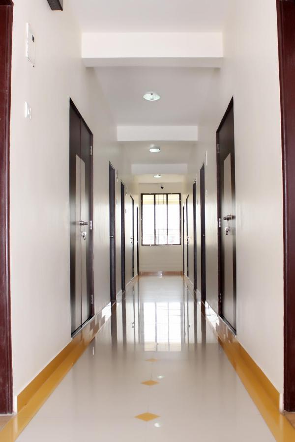 Hotel Manik Moti Лонавала Екстериор снимка