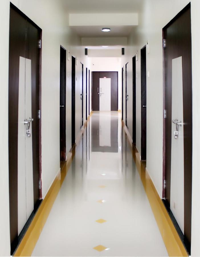 Hotel Manik Moti Лонавала Екстериор снимка