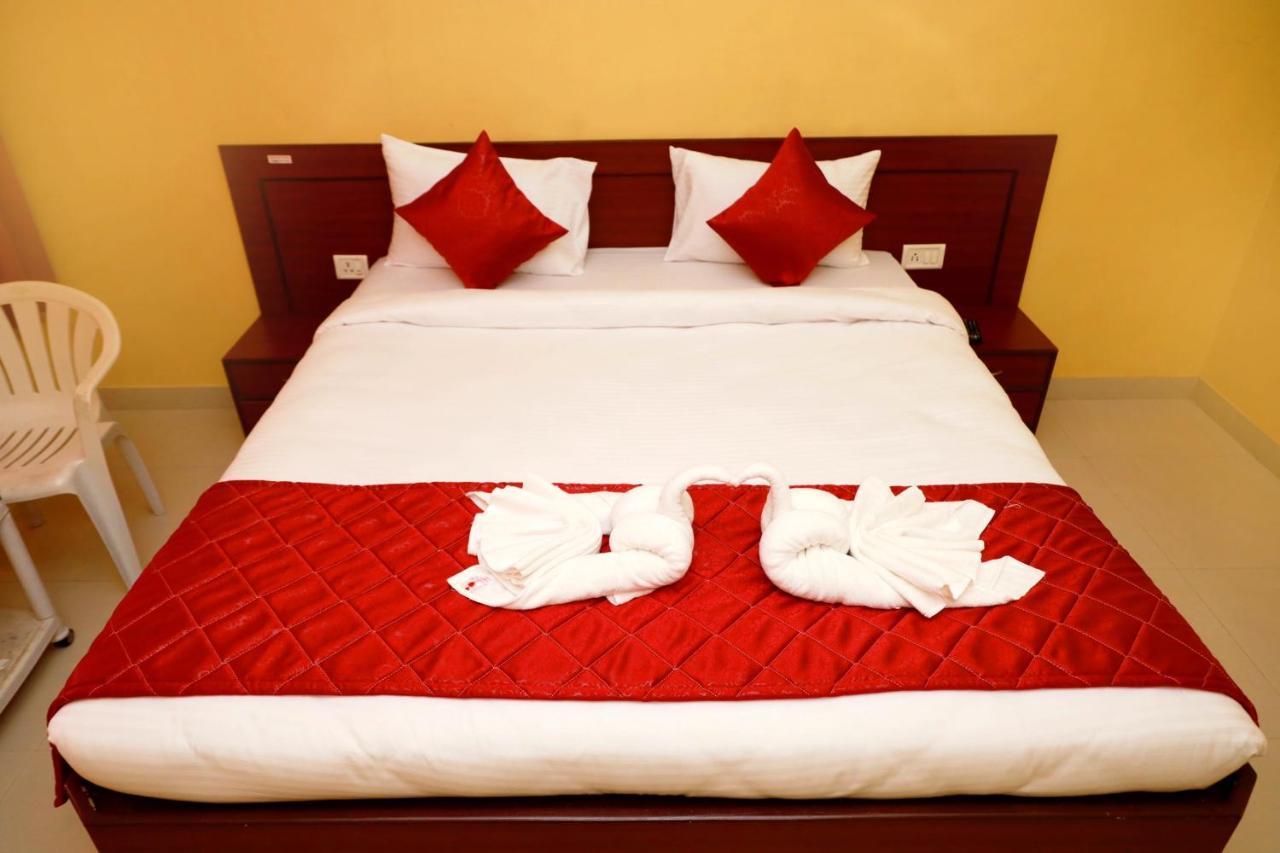Hotel Manik Moti Лонавала Екстериор снимка